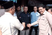 Puluhan anggota Pedagang Pejuang Indonesia Raya (Papera) dilarang masuk pasar oleh Ketua Badan Pengawas Pemilu (Bawaslu) Kabupaten Sragen Dwi Budhi Prasetya. (Dok. Papera)