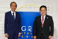 Presiden Joko Widodo Bersama Menteri BUMN Erick Thohir. (Facbook.com/@Erick Thohir)
