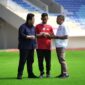 Erick Thohir dam Gibran Rakabuming saat meninjau pengerjaan Stadion Manahan di Kota Solo. 