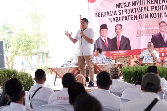 Ketua DPD Partai Gerindra Jawa Tengah Sudaryono usai memberikan pembekalan kepada ratusan kader internal dalam acara konsolidasi DPC, PAC dan Ranting Partai Gerindra se-Kabupaten dan Kota Magelang, Rabu (1/11/2023). (Dok. DPP Gerinrdra Jateng)